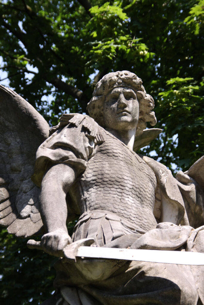 Skulptur auf dem alten Friedhof in Bonn, Foto von Felix Emmelmann