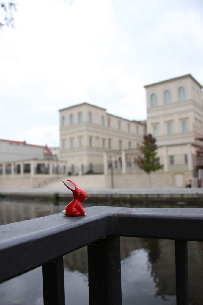 Foto von Felix-Emmelmann, Hase an der Rückseite vom Museum Barberini Potsdam